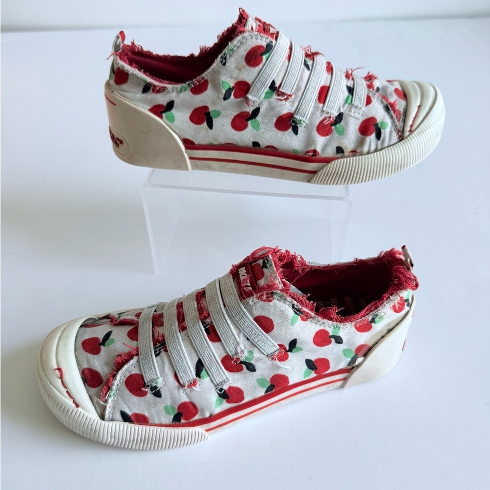 Rocket Dog Girls Sneakers White Red Apple Print Slip-On Canvas Shoes Distressed